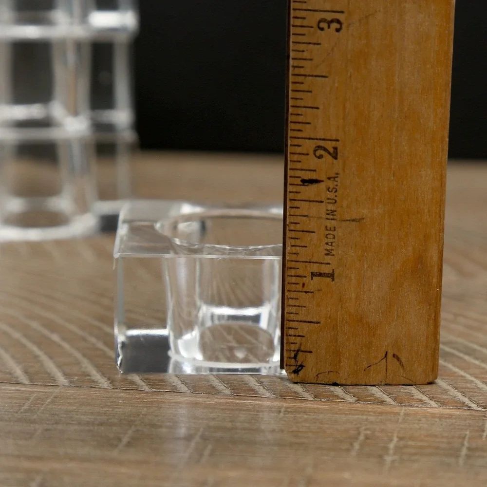 N/A set lucite